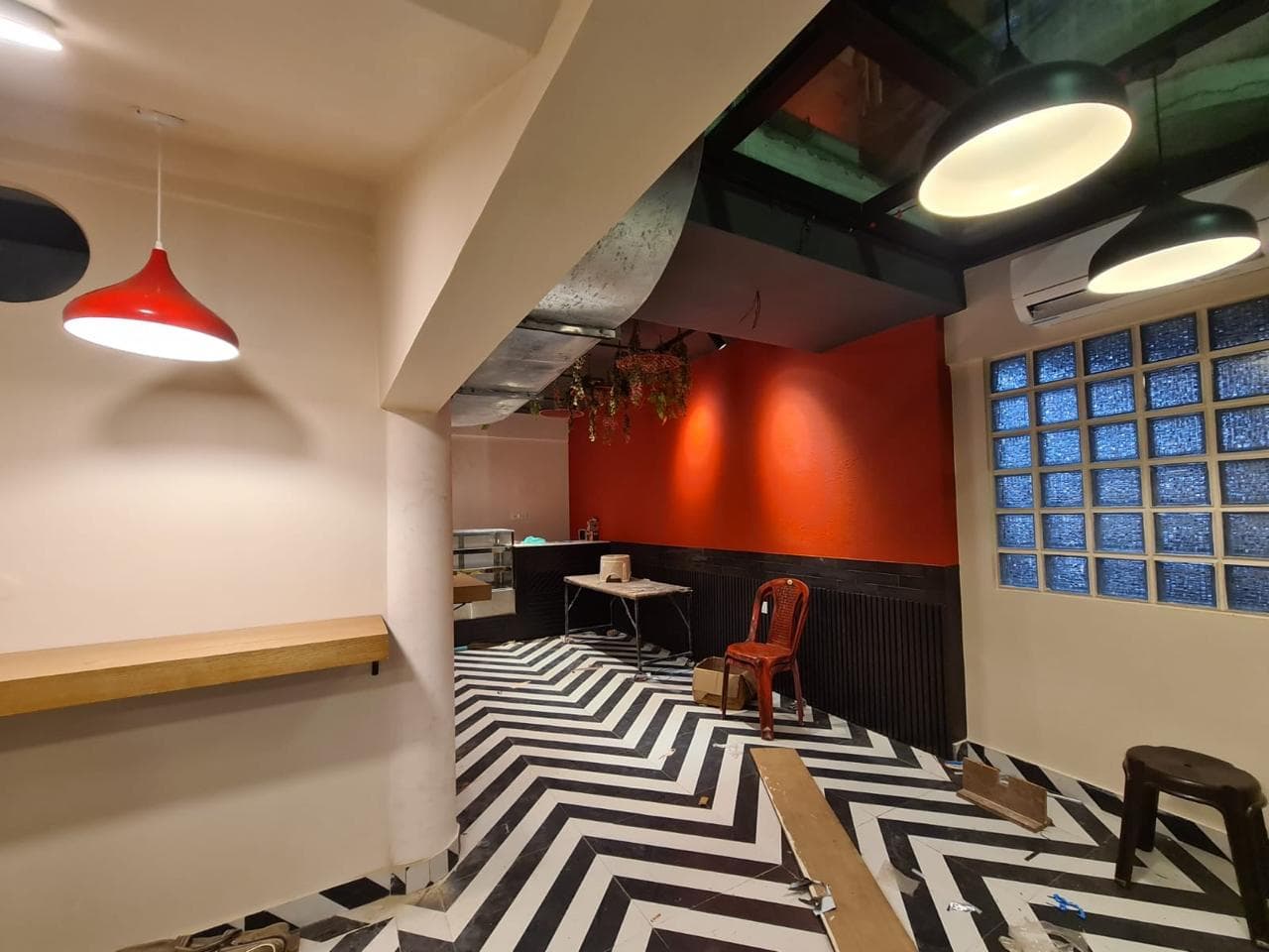 Chango's Restaurant - Modern corner